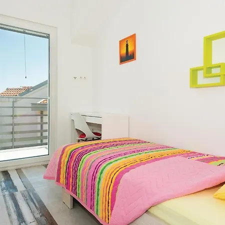 Two-bedroom In アパート *